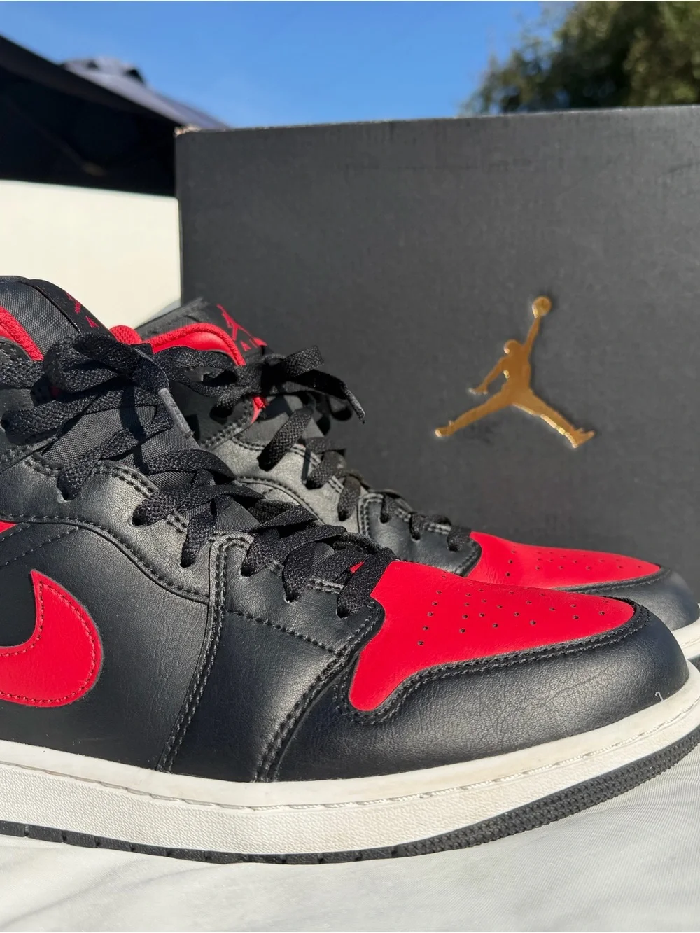 NEW Nike Air Jordan 1 Mid Black/Varsity Red